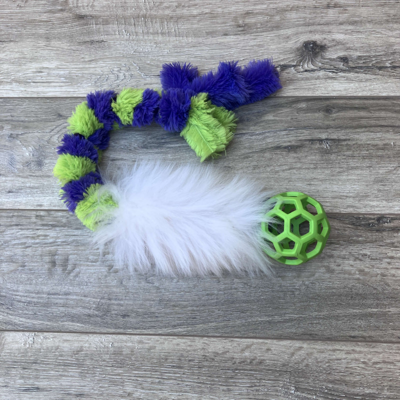 Tug Mouton Shaggy avec Balle JW Hol-ee Roller – Jouet de Traction pour Chien